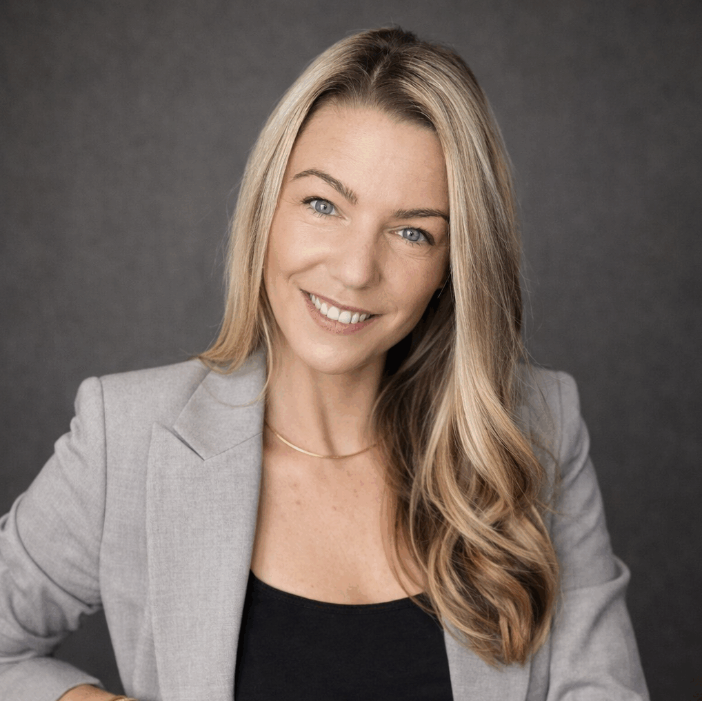 Martina Jovanovic FriseurTeam Feldstraße Simplie Extensions Haarverlängerung Blondexpert Simplie Friseur Haarverdichtung Haarverlängerung Calligraphy Cut